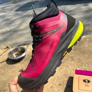(NEW) Topo Athletic - Trail Venture hiking boots (sz. 7)